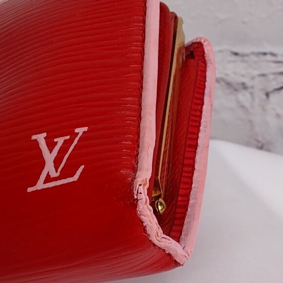 'LOUIS VUITTON' 'EPI' LEATHER CURVED~KISS~LOCK CUSTOM CHERRY RED WALLET - Picture 14 of 16